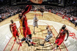 开云注册-拼搏青春点亮中国篮球之魂，篮球奋力拼搏